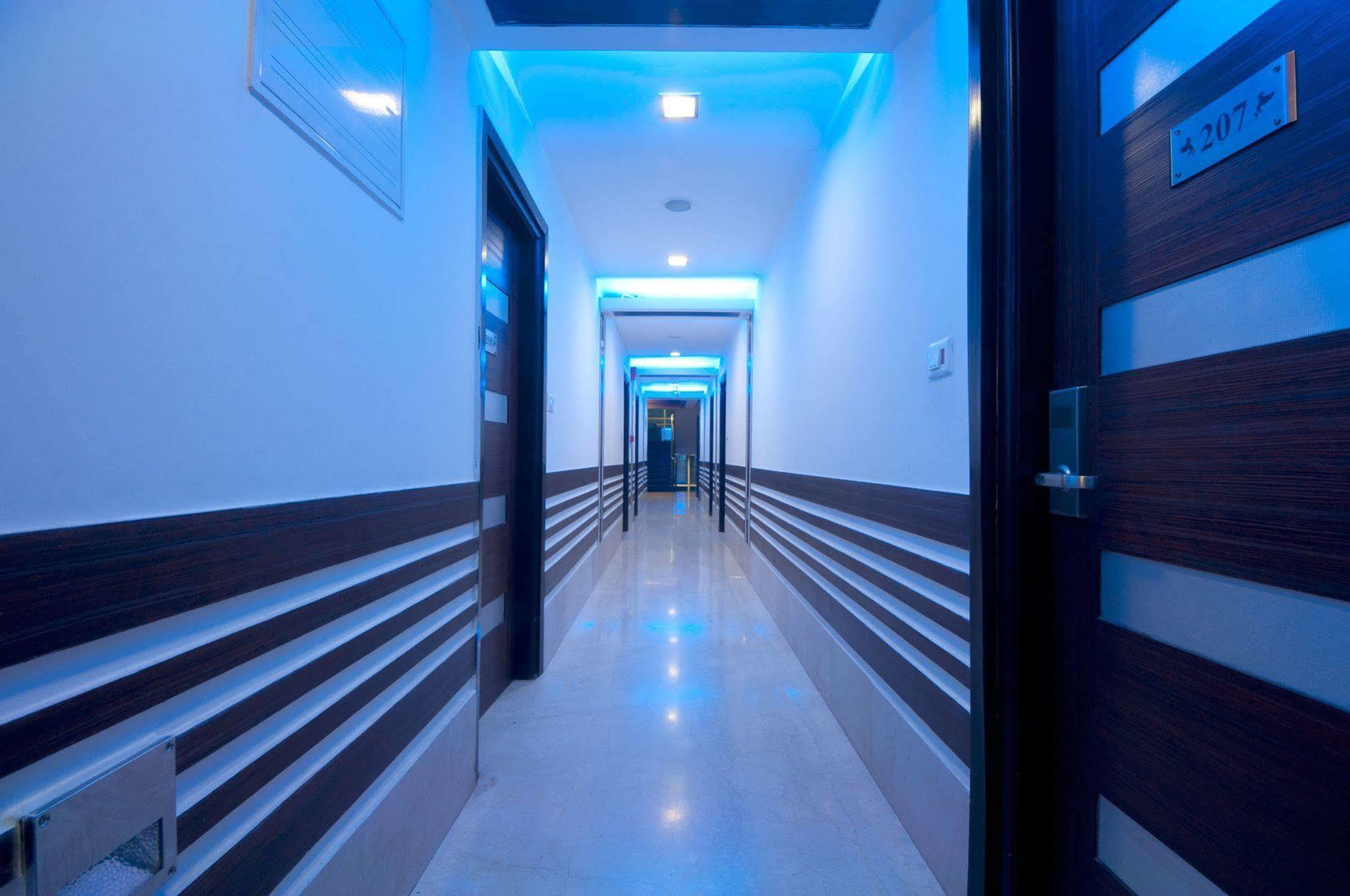 Hotel Amaltas International - Delhi-16 New Delhi Ngoại thất bức ảnh