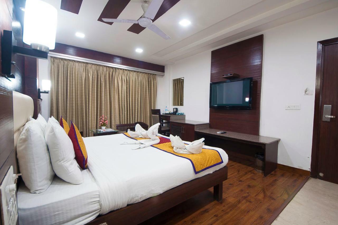 Hotel Amaltas International - Delhi-16 New Delhi Ngoại thất bức ảnh