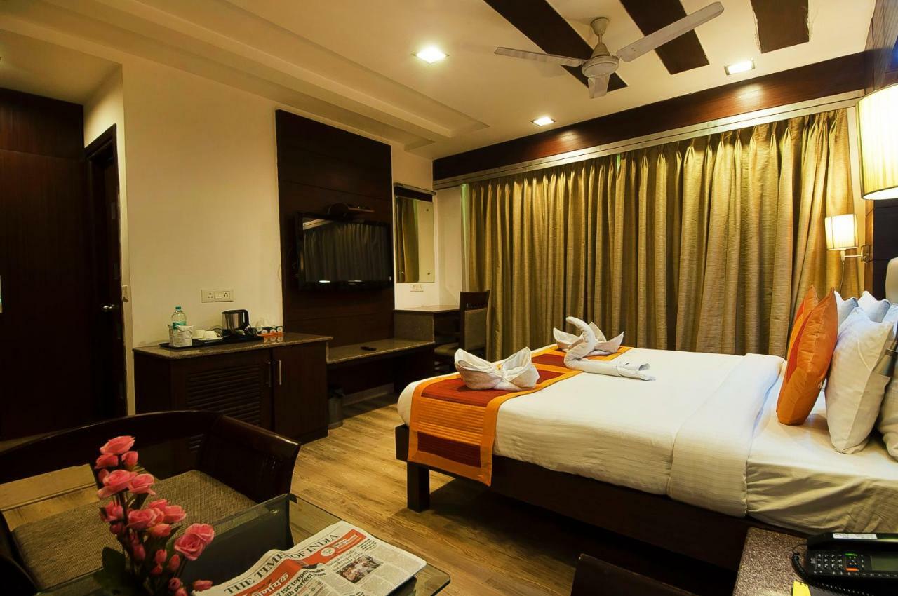 Hotel Amaltas International - Delhi-16 New Delhi Ngoại thất bức ảnh