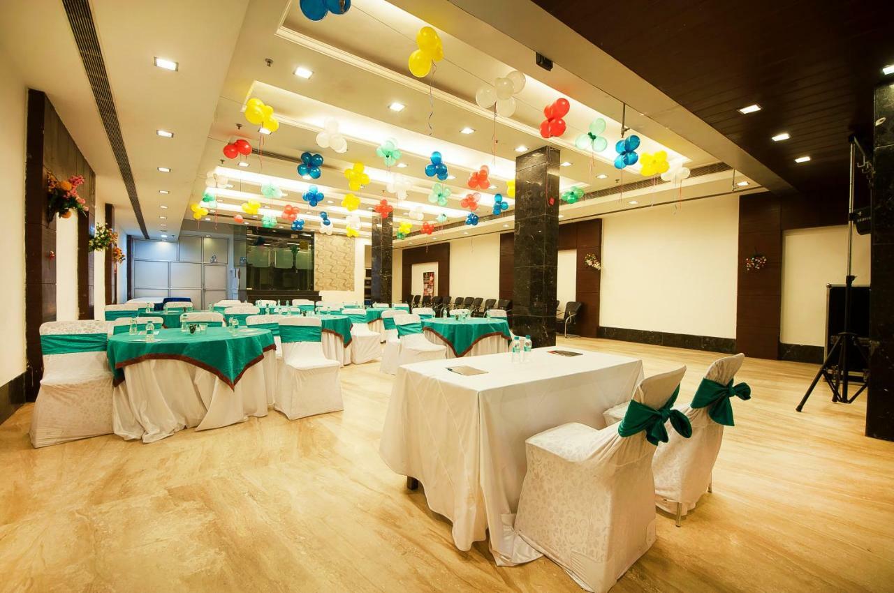 Hotel Amaltas International - Delhi-16 New Delhi Ngoại thất bức ảnh